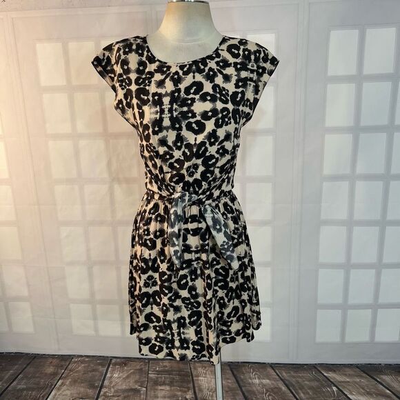 Rebecca Taylor Dresses & Skirts - 🔥🔥5 for $25🔥🔥 Rebecca Taylor short sleeve wrap waist mini sundress size 0